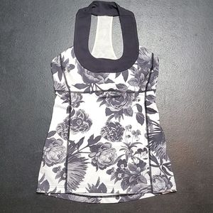 Lululemon size 6 Scoop Neck tank blk/white floral